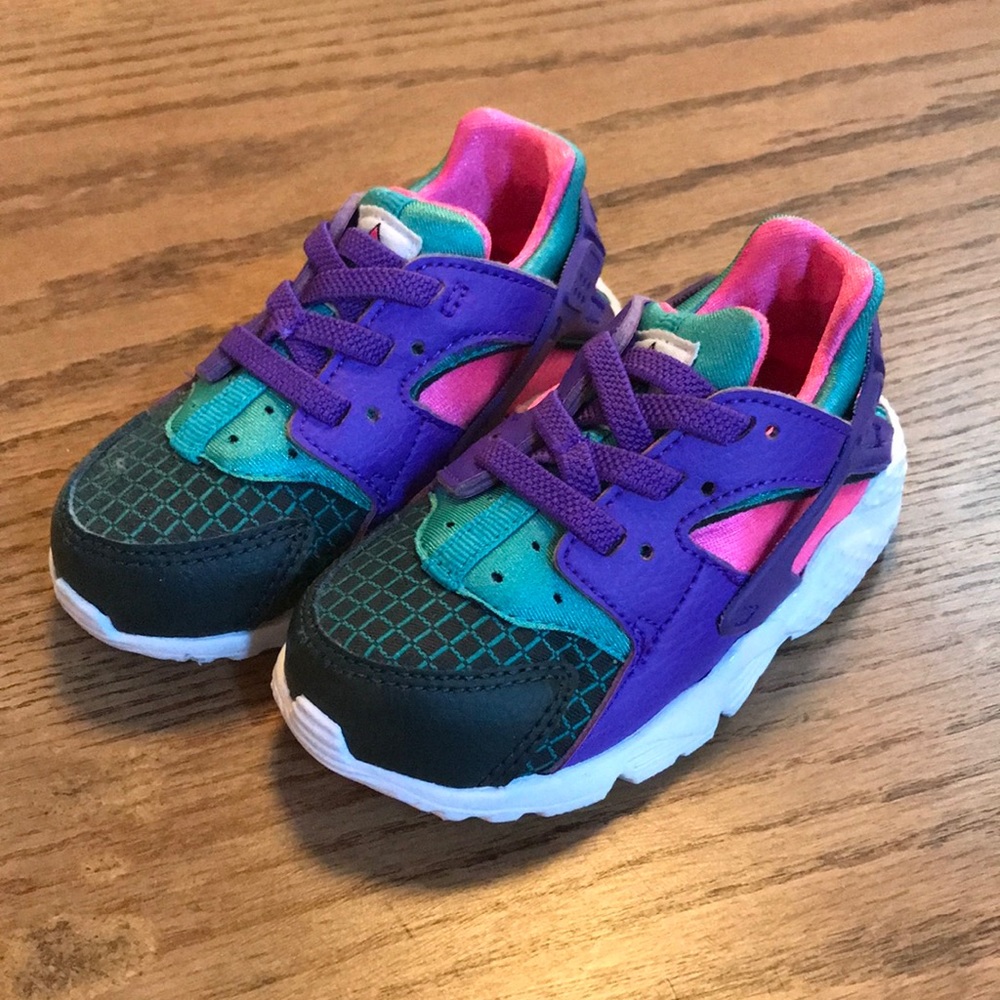 Size 6 Toddler Girls Nike Shoes